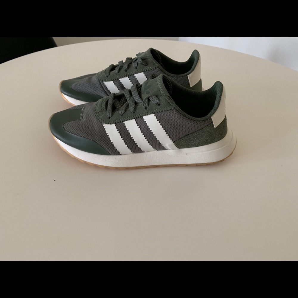 Adidas - Picture 5 of 6